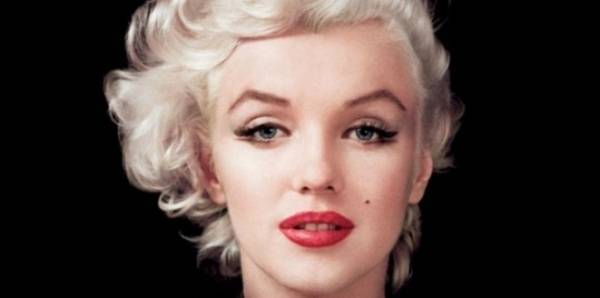 شاهد.. صور صادمة لمشاهير التقطت لحظة وفاتهم!!!