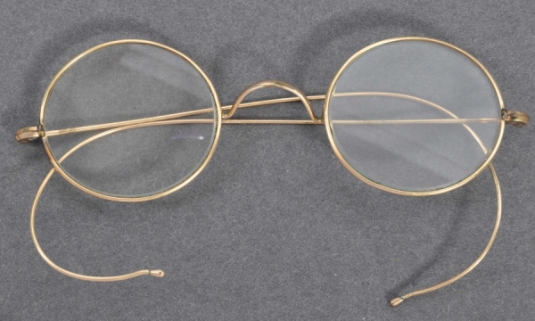 بيع نظارات لغاندي في مزاد بريطاني في مقابل 340 ألف دولار