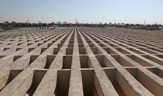 مقابر من 3 طوابق لاستيعاب وفيات كورونا في إيران