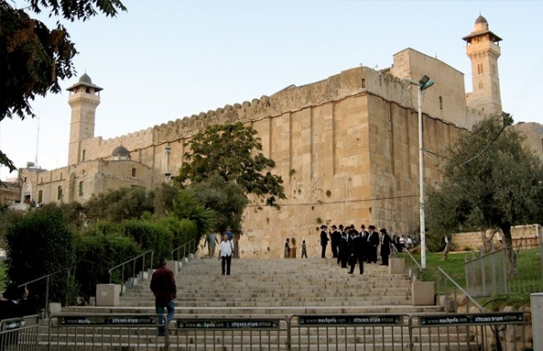 إسرائيل تمنع رفع الأذان في الحرم الإبراهيمي