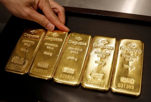 أسعار الذهب تهبط لأدنى مستوى في 9 أشهر