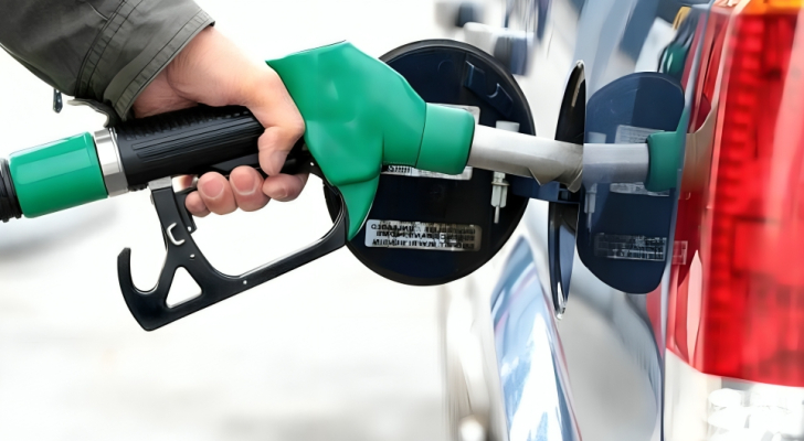 الحكومة: ارتفاع طفيف بأسعار البنزين عالميا