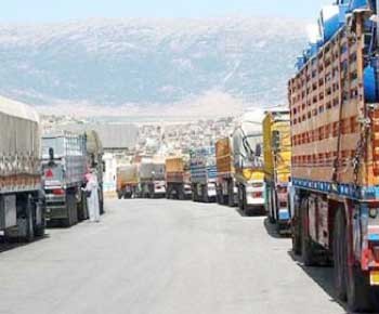 90 شاحنة أردنية عالقة في مصر وسائقوها يتعرضون للاعتداء