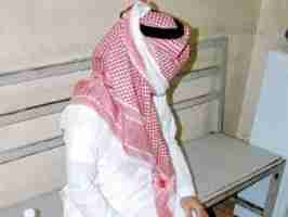 سعودي يخطف فتاة مصابه في حادث مروري ويحاول اغتصابها