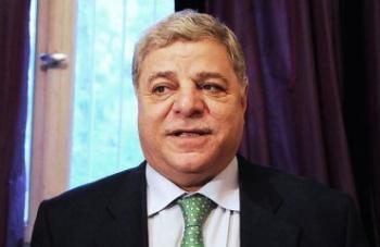 الخصاونة يبدي غضبه لمحاولة إحراجه من قبل التلفزيون الأردني بعد مباراة المنتخب مع سنغافورة