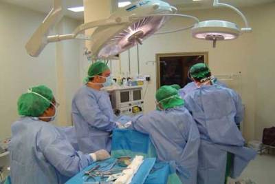 الحادثة الثالثة خلال 3 أسابيع : طبيب يجرح جنينا في مستشفى أبي عبيدة