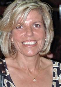 مذيعة فرنسية: تعرضت للاغتصاب بالايدي من شباب في الميدان!