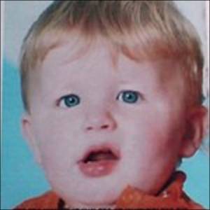 ابشع جريمة قتل .... اب يقتل ابنه ويحبسة داخل الغسالة  صور 