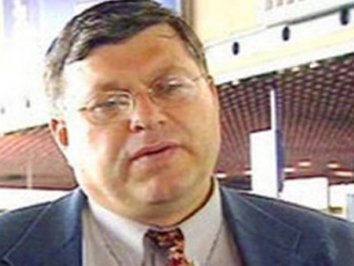 الجمارك القطرية تعتدي على السفير الروسي في مطار الدوحة