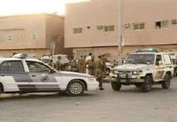 3 سعوديين وامرأة يمارسون الرذيلة أمام مقر هيئة الأمر بالمعروف بالرياض في محاولة لاستفزازهم!