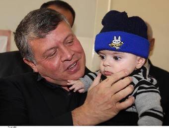 الملك يقوم بزيارة مفاجئة لمركز صحي الهاشمي الشمالي