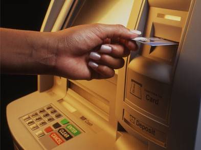 (التربية) تؤكد التزامها برفع علاوة المعلمين إلى 100  مطلع العام