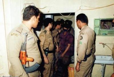 ضبط رجل يمارس الفاحشة مع امراة في غرفة مسجد بالرياض