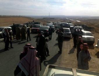 اعادة فتح الطريق الصحراوي من قبل قوات الدرك بعد ان اغلقته عشائر الحجايا