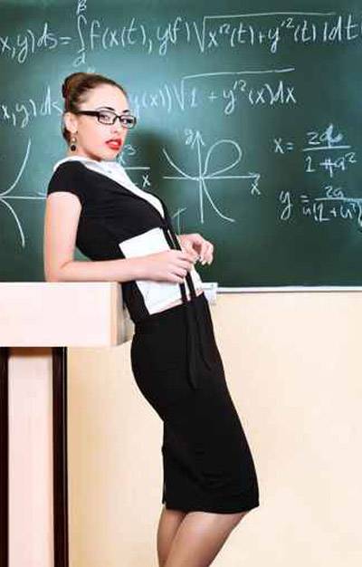 معلمة تجبرالطلاب المشاغبين على الرضاعة من ثديها