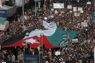 الإخوان المسلمين يحشدون كوادرهم في مسيرة الحسيني لإسقاط حكومة الخصاونة