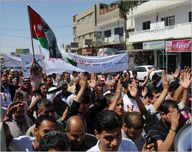 معان والشوبك والعقبة تنادي بقطع دابر الفساد وتشكيل حكومة منتخبة وتوفير وظائف للعاطلين عن العمل