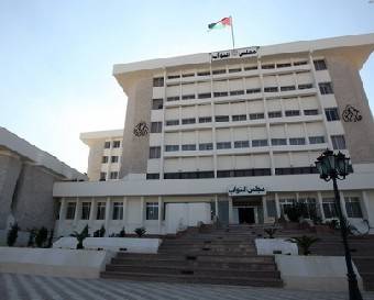 نواب يطالبون بقانون انتخاب قبل اذار واجراء (البلدية) منتصف 2012