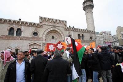 غياب الإخوان المسلمين عن مسيرة الحسيني يسبب نكسة للقوميين واليساريين في جمعة اعادة المال العام