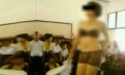 معلمة ابتدائية تتعرى أمام طلابها في الصف لشرح الدرس بطريقة افضل  ؟ فيديو