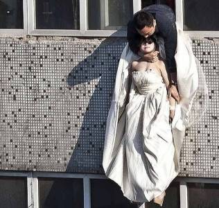 القى بزوجته من الطابق الرابع .... في شهر العسل... لأهمالها في تنظيف الشقة