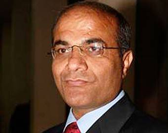 طارق المومني يشارك في بعثة المراقبين العرب الى سوريا