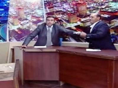 مراد : المسدس ماغنوم من عيار 44 وهو اقوى انواع الاسحلة امريكية الصنع واوجه تحية لعشيرة الشوابكة الشرفاء .