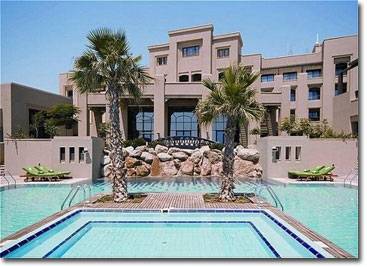 عدم توفر  وسائل السلامة العامة  بفندق «الهوليدي إن » يودي بحياة الطفلة دنيا