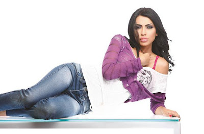 حرب شتائم بين «فانز» نوال الزغبي ونايا