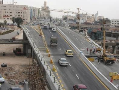 إغلاق جسر شارع سليمان النابلسي