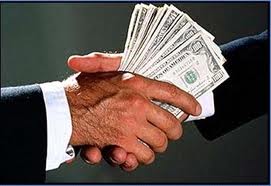 الأمن يقتحم منازل مادبا بحثا عن المال السياسي