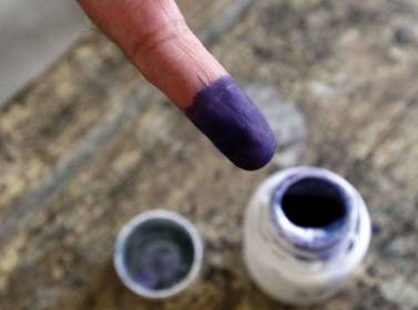 المستقلة للانتخاب تستورد كميات كافية من حبر الاقتراع