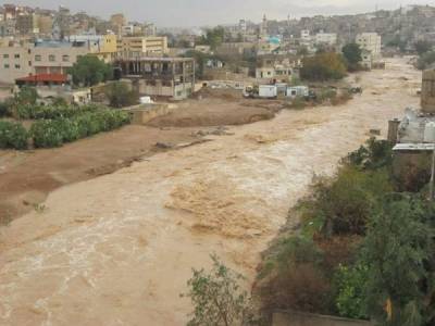 سيل الزرقاء يعود للحياة .. شاهدوا الصور