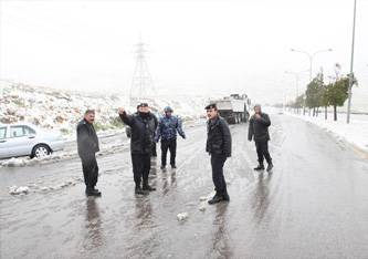 الثلوج تعم المرتفعات والداخلية تهيب بالمواطنين عدم الخروج من البيوت