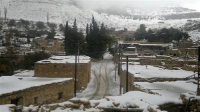 الطفيلة :عاصفة ثلجية وانجماد على الطرقات وتحذير السائقين