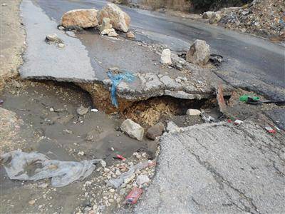 الامطار تكشف عيوب البنى التحتية في الرصيفة والزرقاء