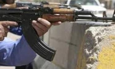 الأمن يحاصر مسلحاً يتحصن بأحد المنازل وسط إربد