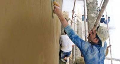 إصابة شخصين اثر سقوطهما عن سقالة