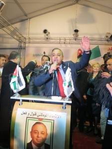 توقيف زعيم حزب الإتحاد الوطني الكابتن محمد خشمان على خلفية قضايا إنتخابية واعتصام لاعضائه امام رئاسة الوزراء وانباء عن انسحابه