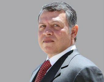 الملك يلتقي متقاعدين عسكريين بمنزل فاضل علي فهد