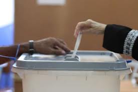 افتتاح صناديق الاقتراع وسط اجواء من اللامبالاة الشعبية