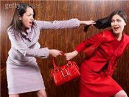 الكرك : تعرض زوجة مرشح للكم والقاء القبض على سيده في منطقة النصر