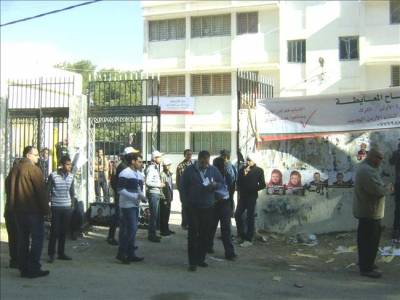 إقتحام مركز إقتراع من قبل مجهولين والعبث بالصندوق بعد محاصرة رئيس وأعضاء اللجنة في فقوع