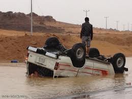 7 باصات أردنية تعلق في تبوك بسبب السيول والأمطار