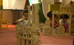 حملة تفتيشية للتأكد من توفير حضانات لأبناء العاملات