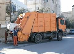 آليات جديدة لجمع النفايات في عمان