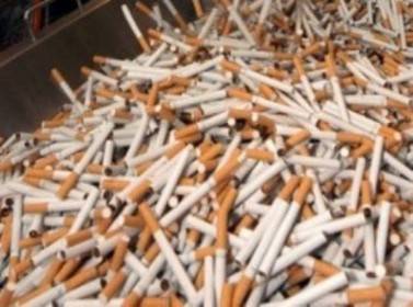 الجمارك تحبط تهريب 957 كروز دخان