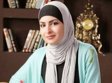 الرواحنة طالبة جامعية تعيد التوجيهي وترفع معدلها إلى 99 