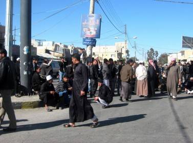 اعتصام مفتوح للمتعطلين عن العمل من شباب النعيمات بمعان