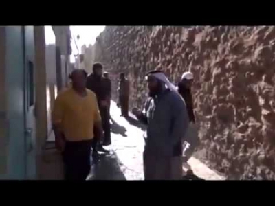 بالفيديو .. العاهرات: أثرياء الخليج يتغافلون عن فقراء الأمة ولم نجد من ينقذنا .. والشيخ: زانية أبكتنى